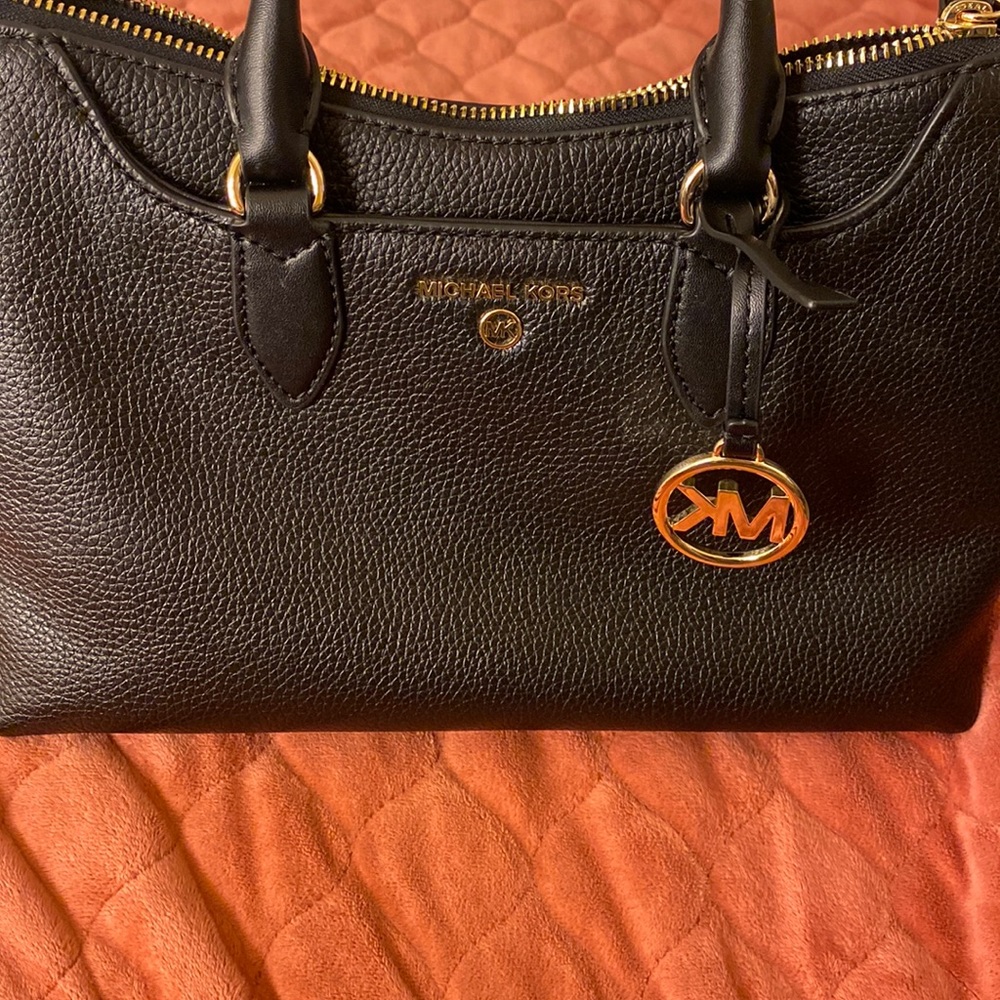 Micheal kors black Austen SM satchel in black